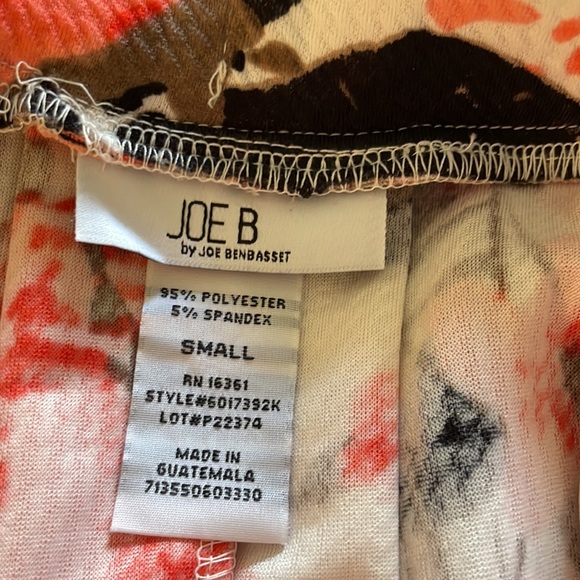 Pleated midi skirt - Picture 3 of 4